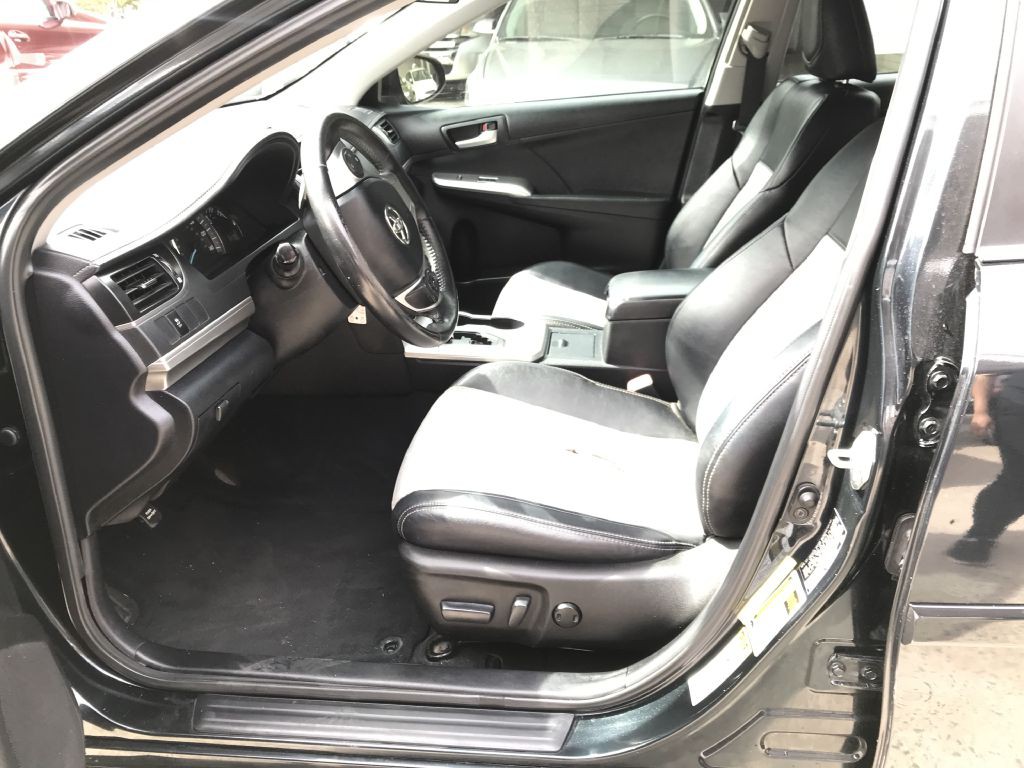 2012 Toyota Camry Image 4