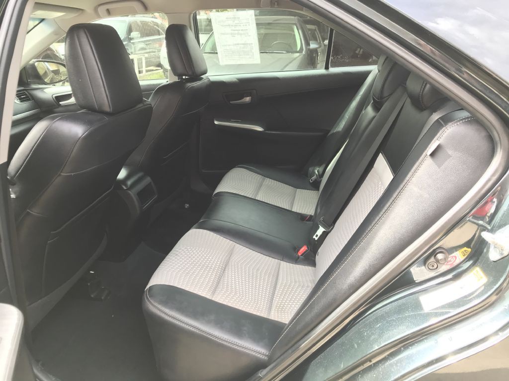2012 Toyota Camry Image 5
