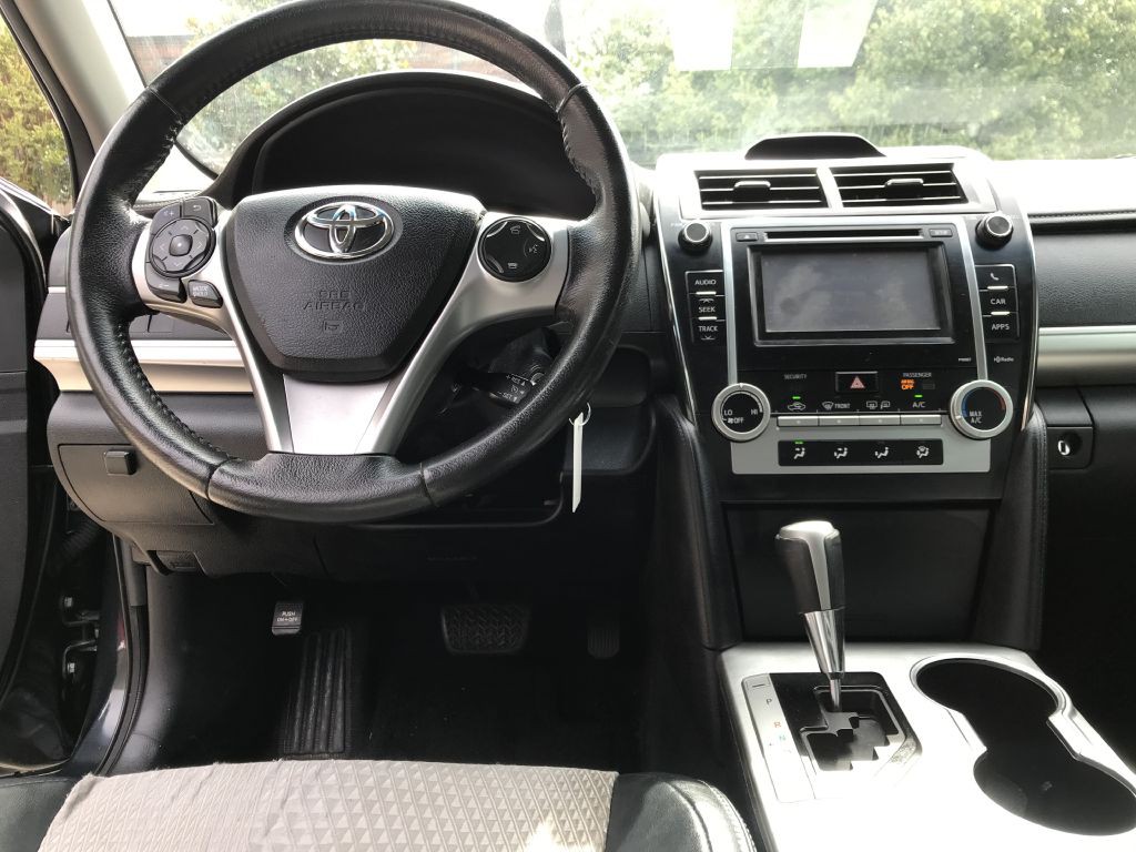 2012 Toyota Camry Image 6