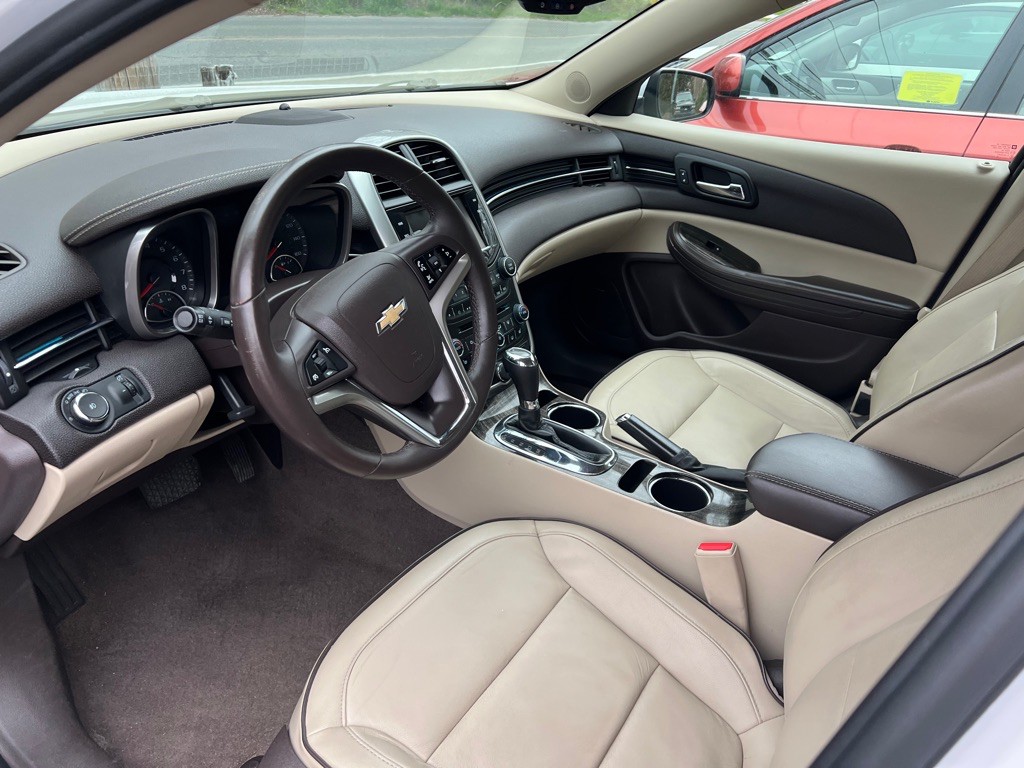 2016 Chevrolet Malibu Image 5