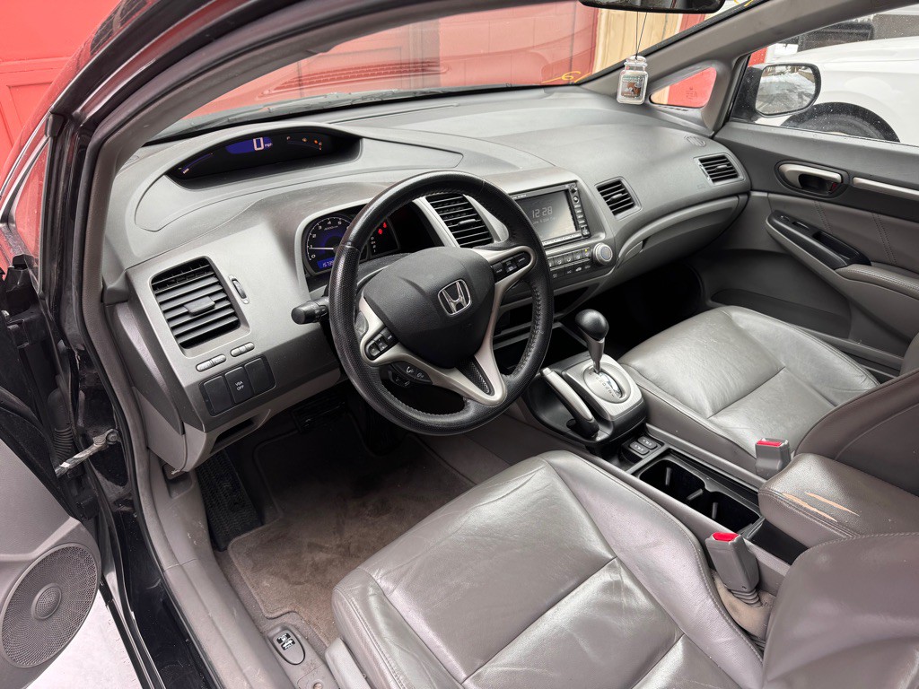 2011 Honda Civic Image 2