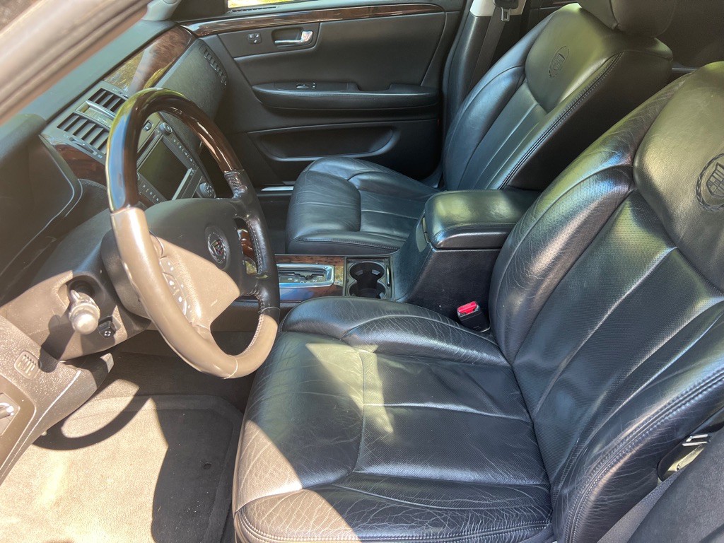 2011 Cadillac DTS Image 7