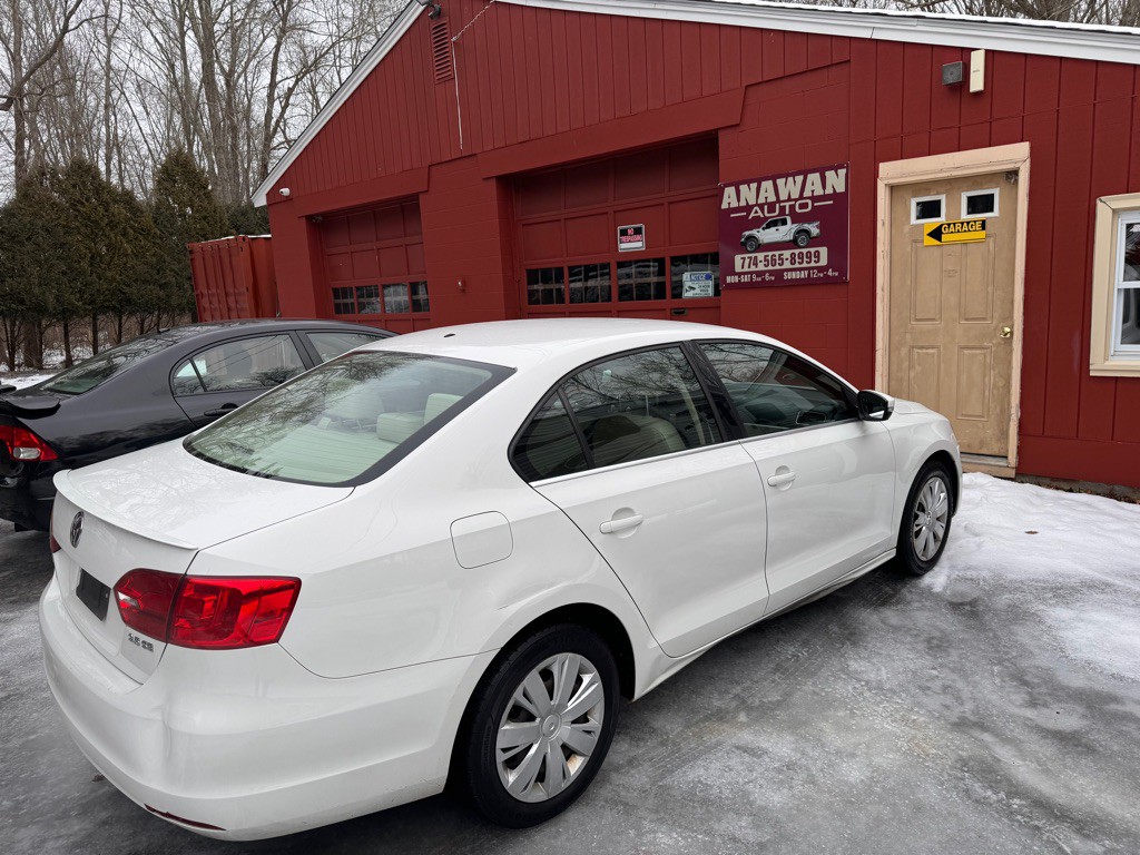 2013 Volkswagen Jetta Image 4