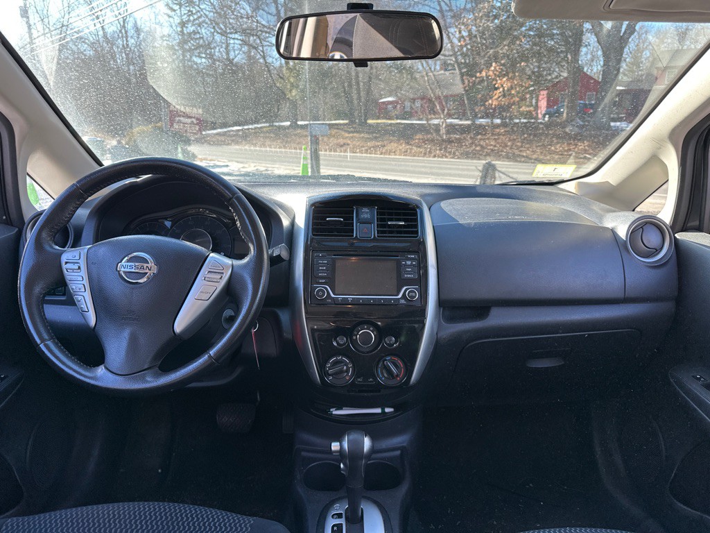 2016 Nissan Versa Image 1
