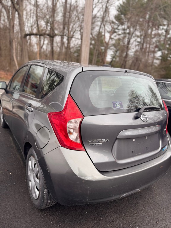 2016 Nissan Versa Image 8