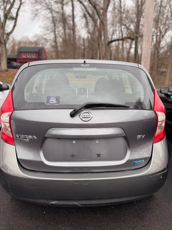 2016 Nissan Versa Image 9