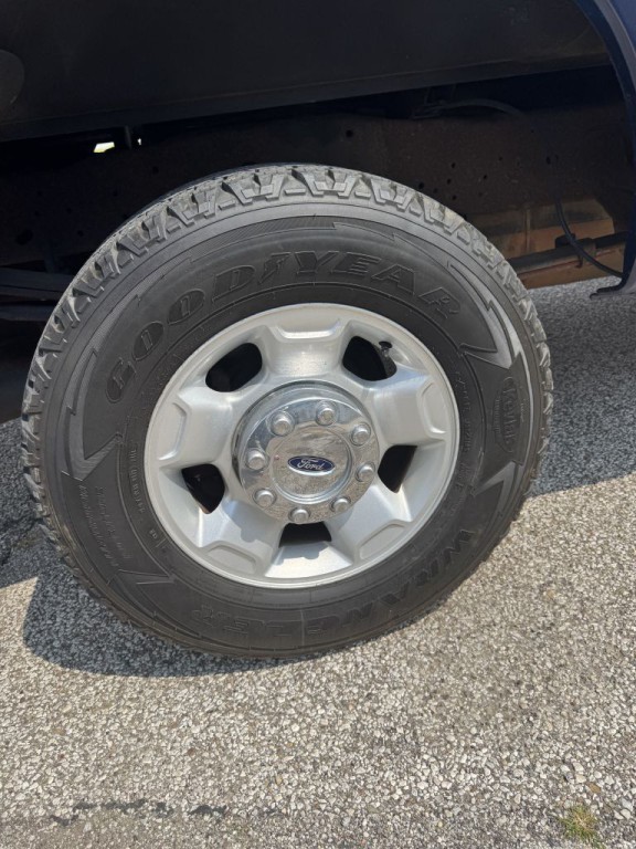 2011 Ford F-250 Image 11