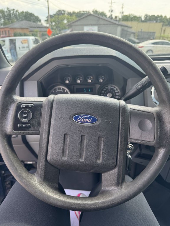 2011 Ford F-250 Image 17