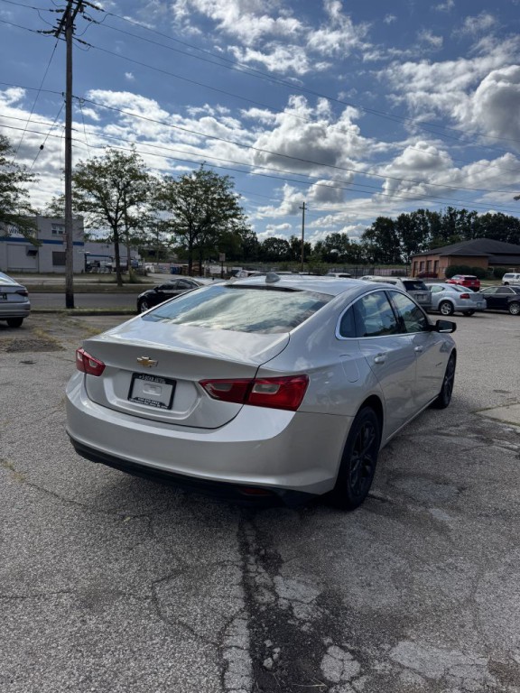 2017 Chevrolet Malibu Image 5
