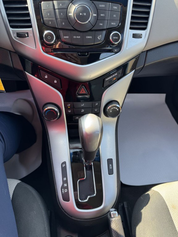 2011 Chevrolet Cruze Image 18