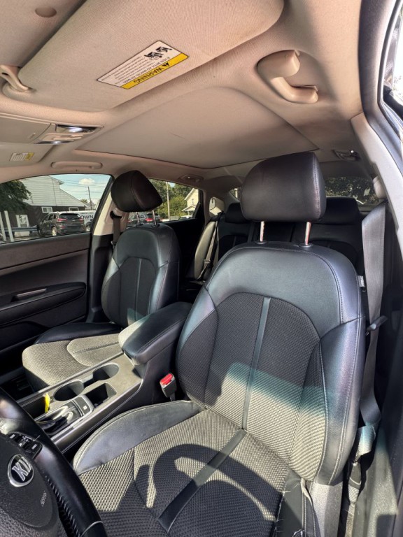 2019 Kia Optima Image 10