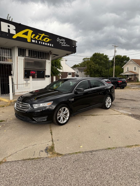 2013 Ford Taurus Image 1