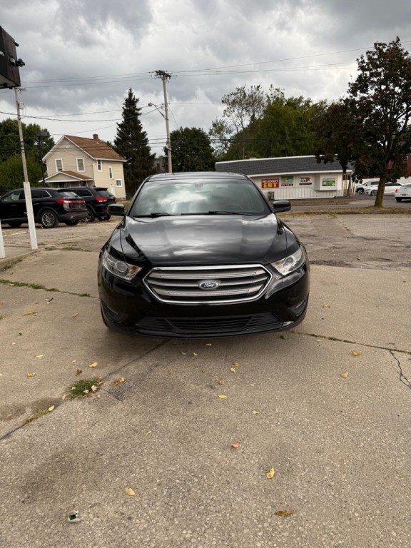 2013 Ford Taurus Image 2