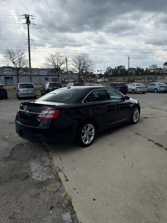 2013 Ford Taurus Image 8