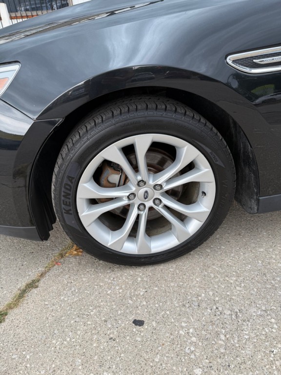 2013 Ford Taurus Image 13