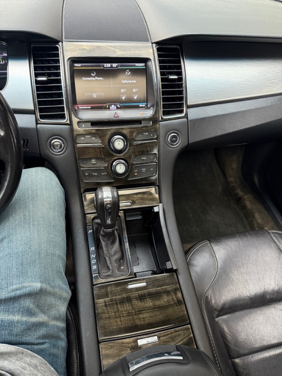 2013 Ford Taurus Image 21