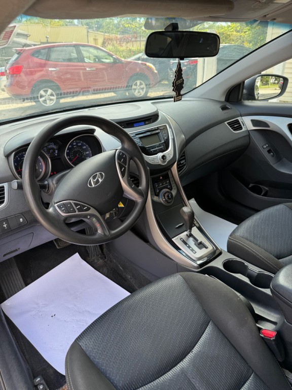 2013 Hyundai Elantra Image 12