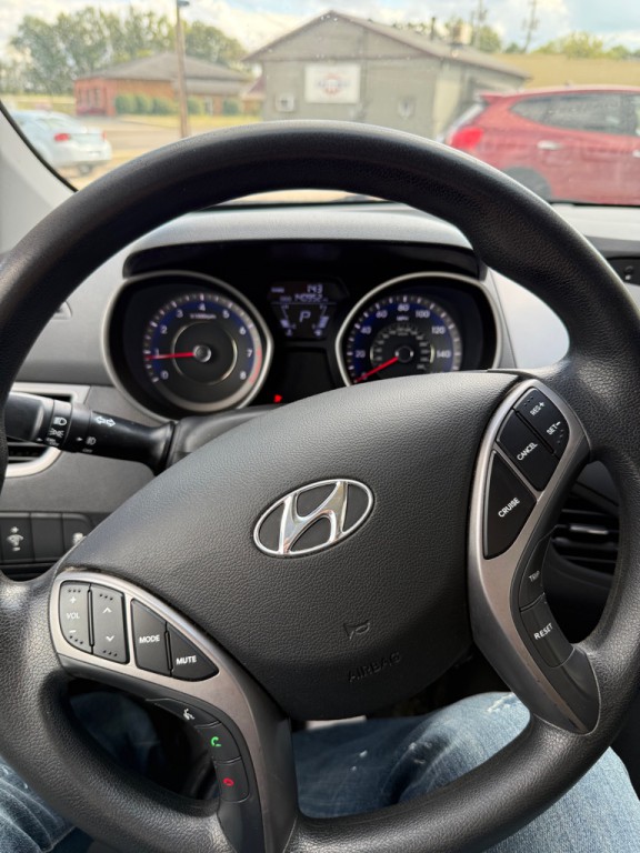 2013 Hyundai Elantra Image 14