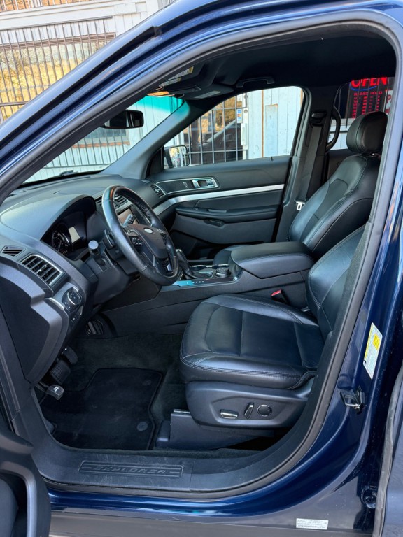 2016 Ford Explorer Image 13