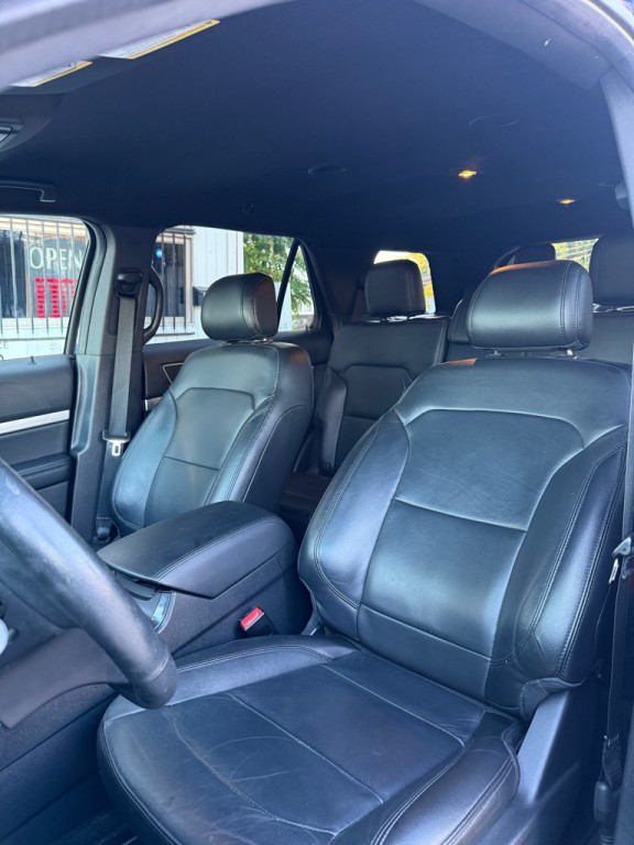 2016 Ford Explorer Image 17