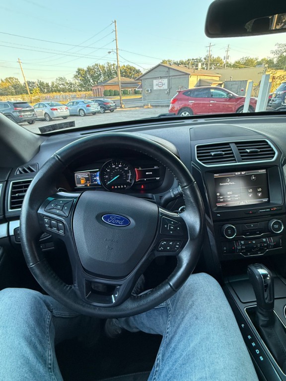2016 Ford Explorer Image 19