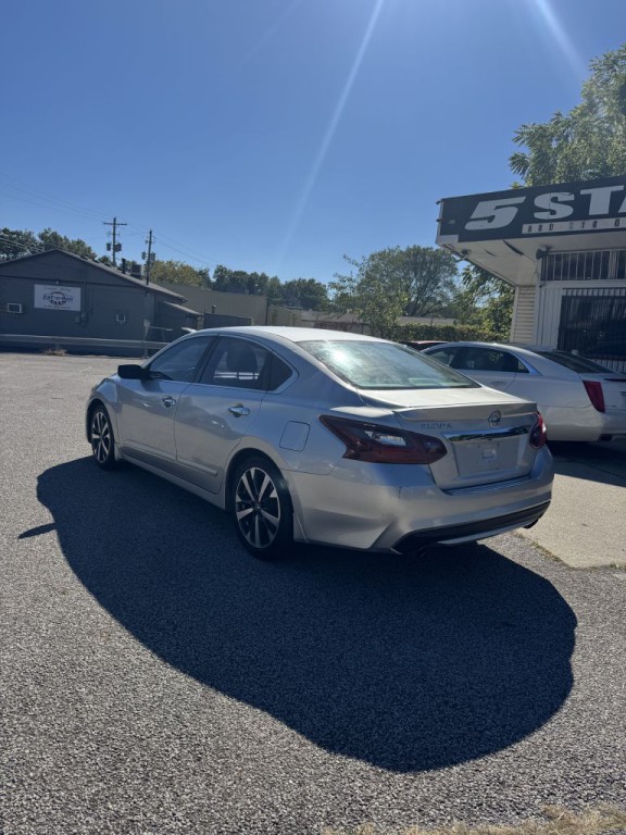 2017 Nissan Altima Image 3
