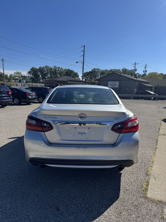 2017 Nissan Altima Image 4