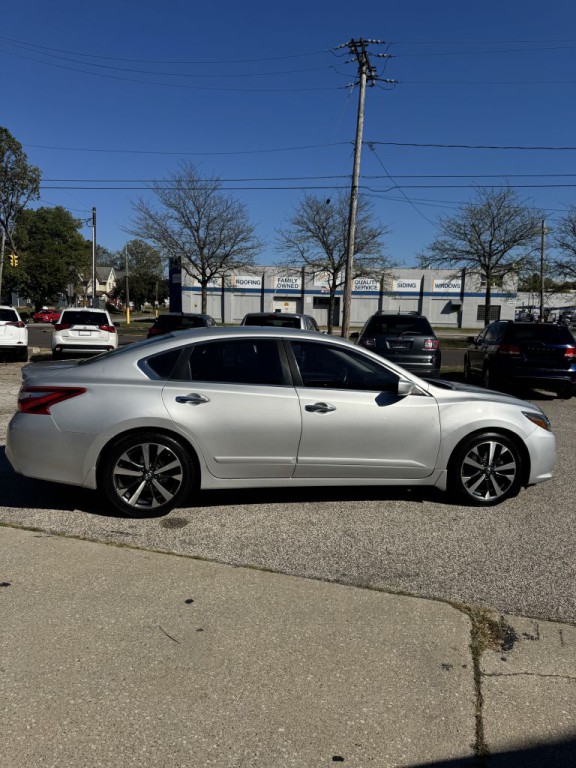 2017 Nissan Altima Image 6