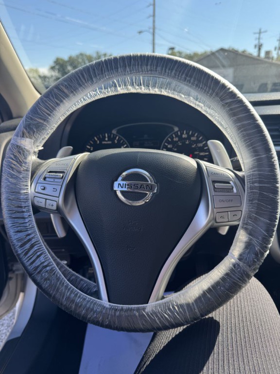 2017 Nissan Altima Image 10