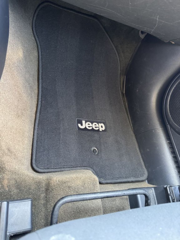 2016 Jeep Compass Image 21