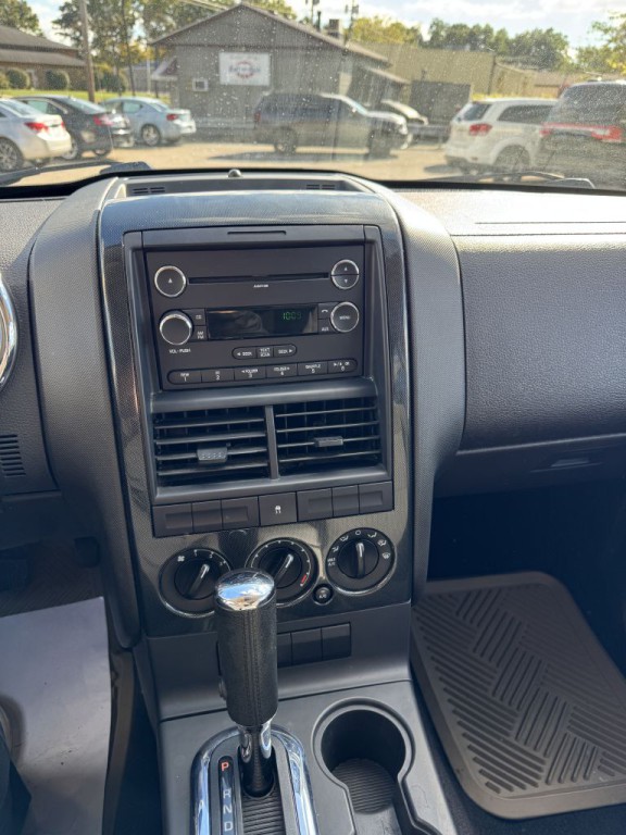 2010 Ford Explorer Image 18