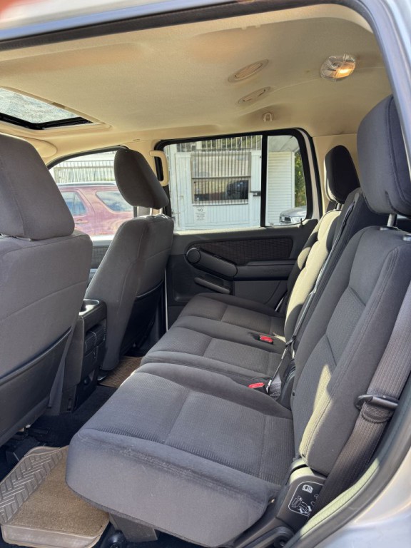 2010 Ford Explorer Image 24