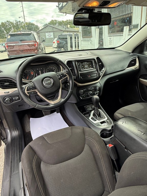 2016 Jeep Cherokee Image 16
