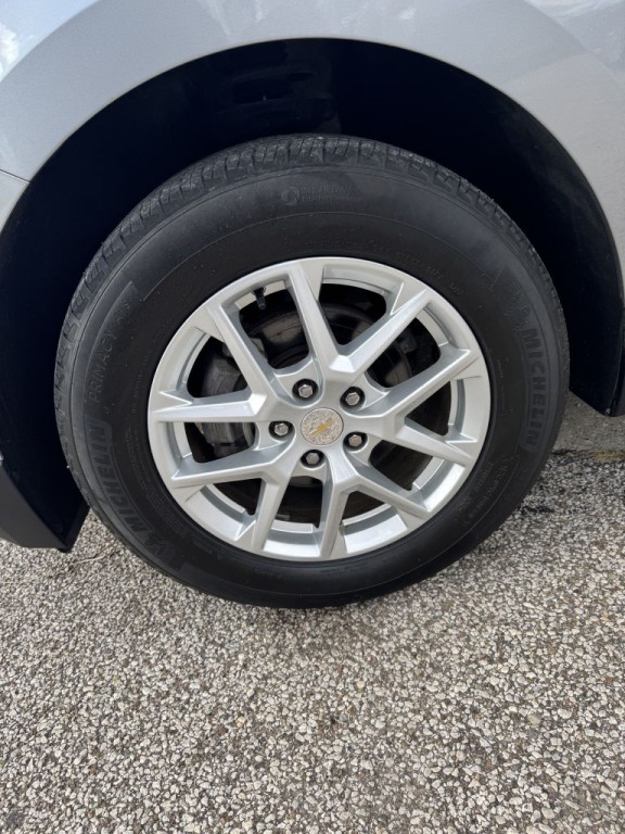 2023 Chevrolet Equinox Image 9