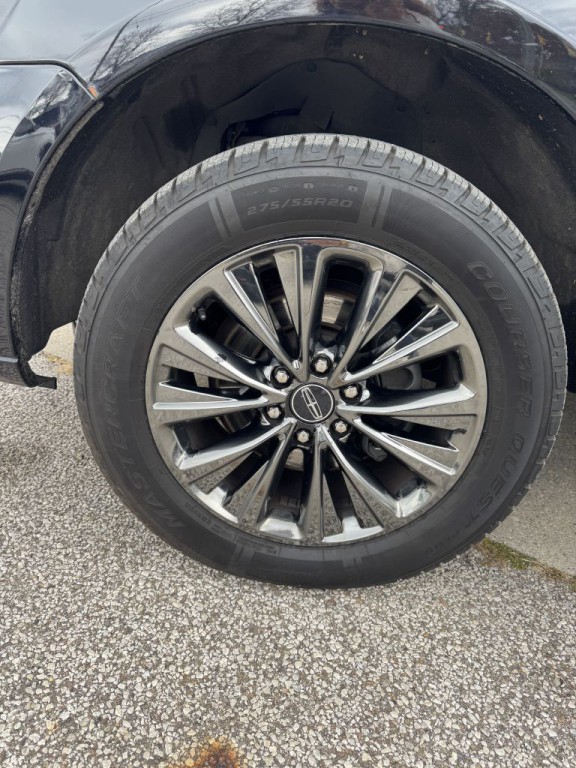 2017 Lincoln Navigator Image 9