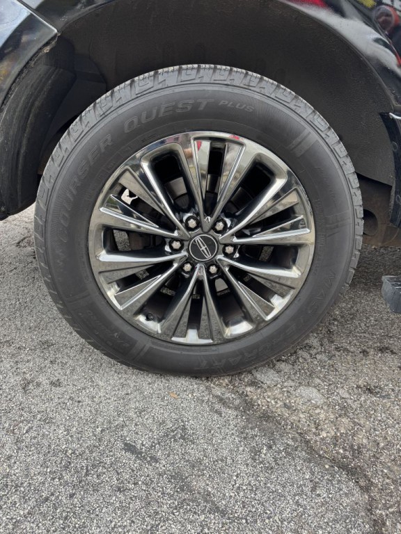 2017 Lincoln Navigator Image 12