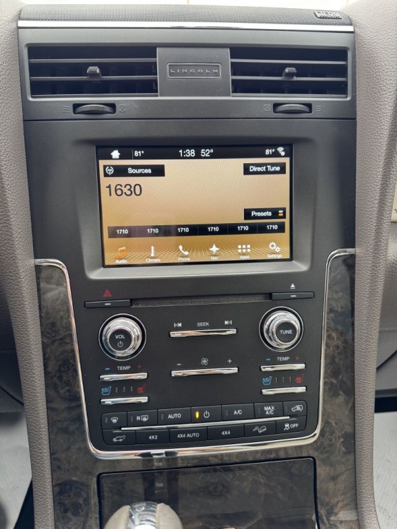 2017 Lincoln Navigator Image 18