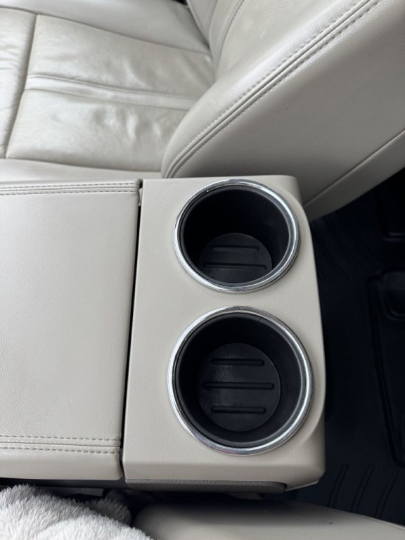 2017 Lincoln Navigator Image 23