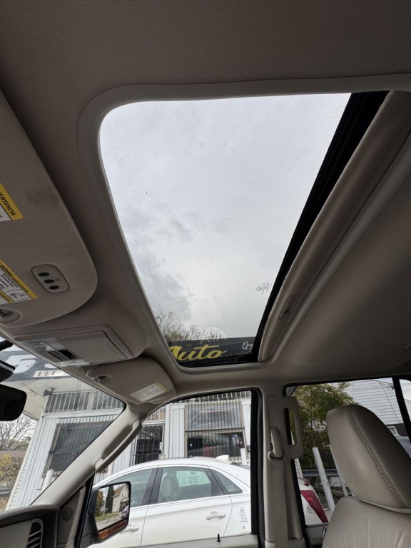 2017 Lincoln Navigator Image 24