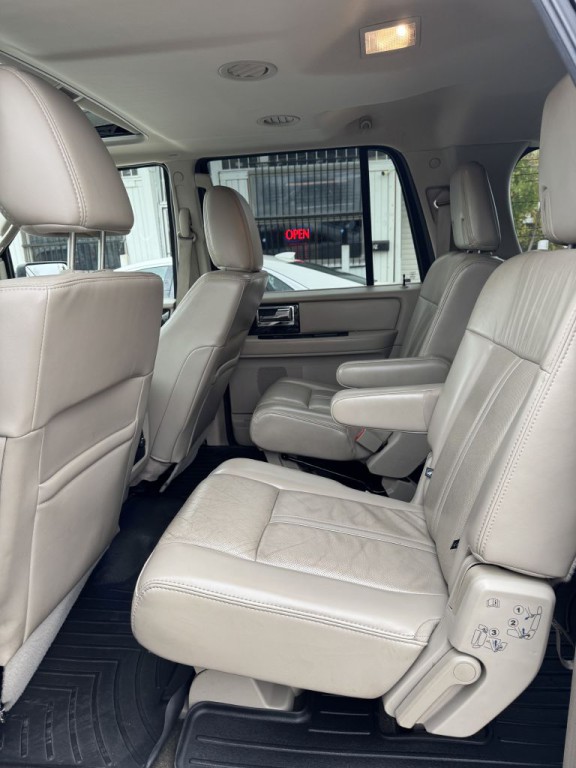 2017 Lincoln Navigator Image 27