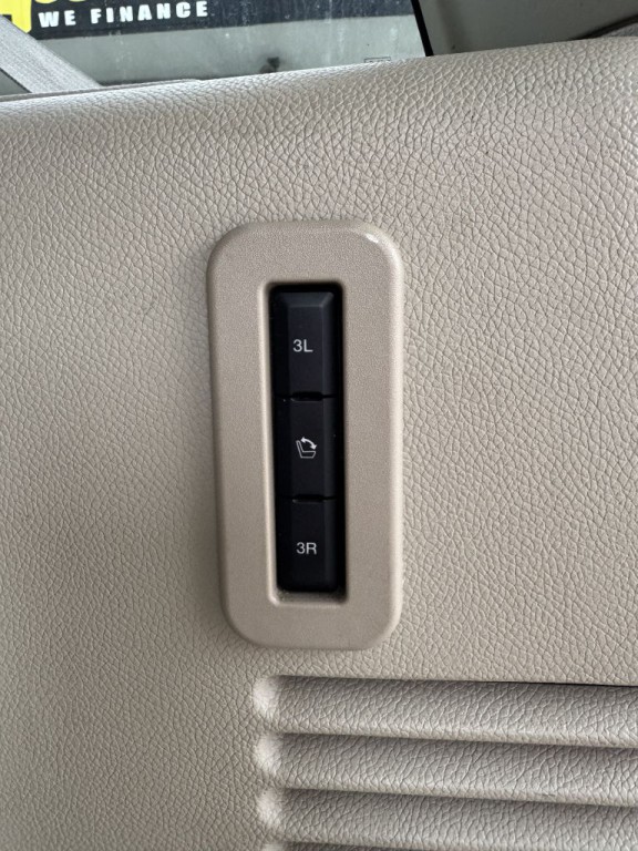 2017 Lincoln Navigator Image 32