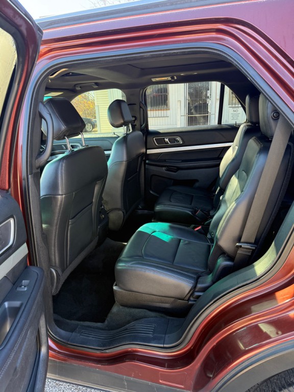 2016 Ford Explorer Image 16