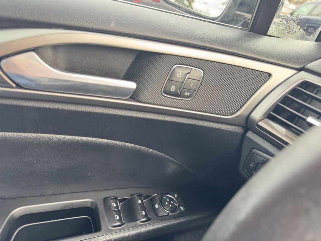 2019 Ford Fusion Image 24