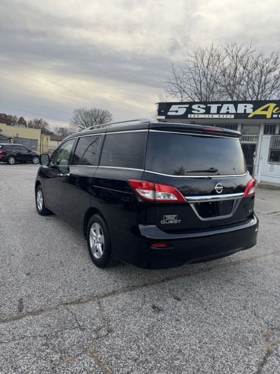 2017 Nissan Quest Image 3