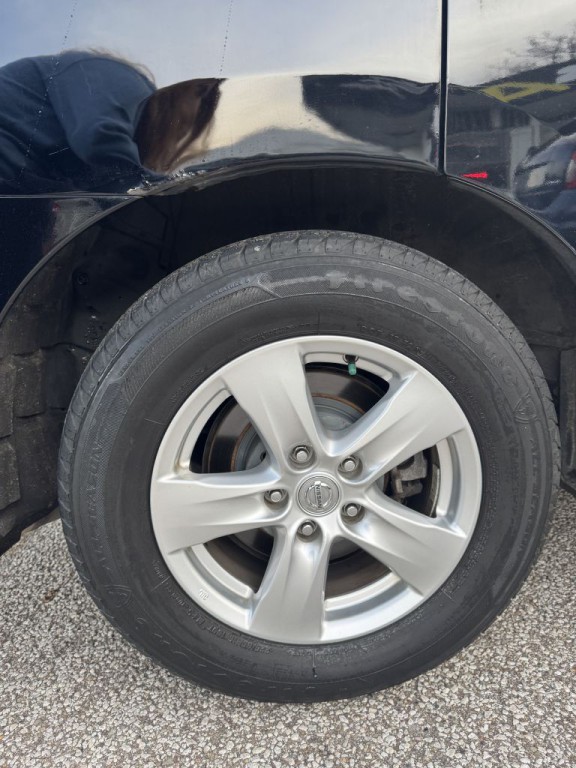 2017 Nissan Quest Image 11