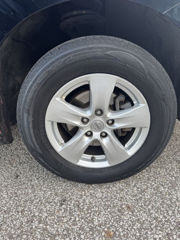 2017 Nissan Quest Image 12