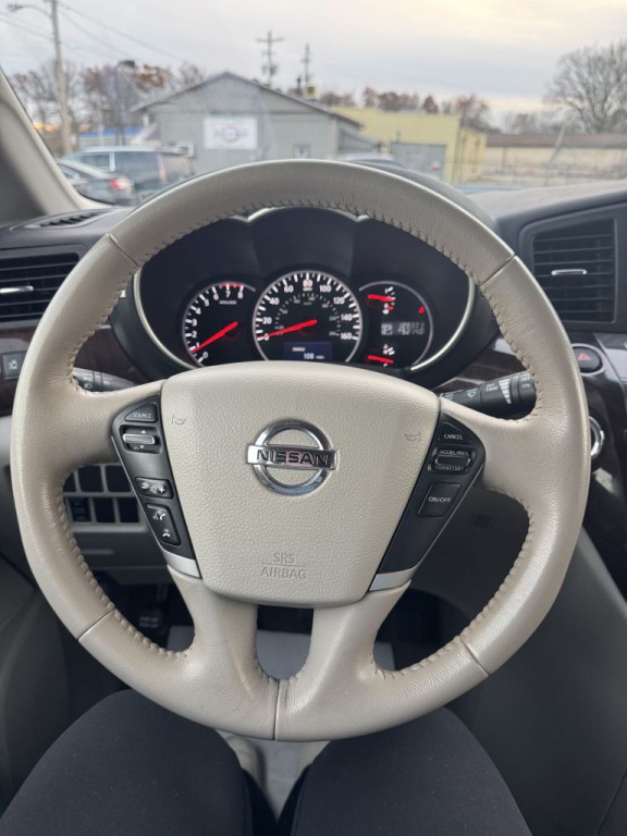 2017 Nissan Quest Image 13