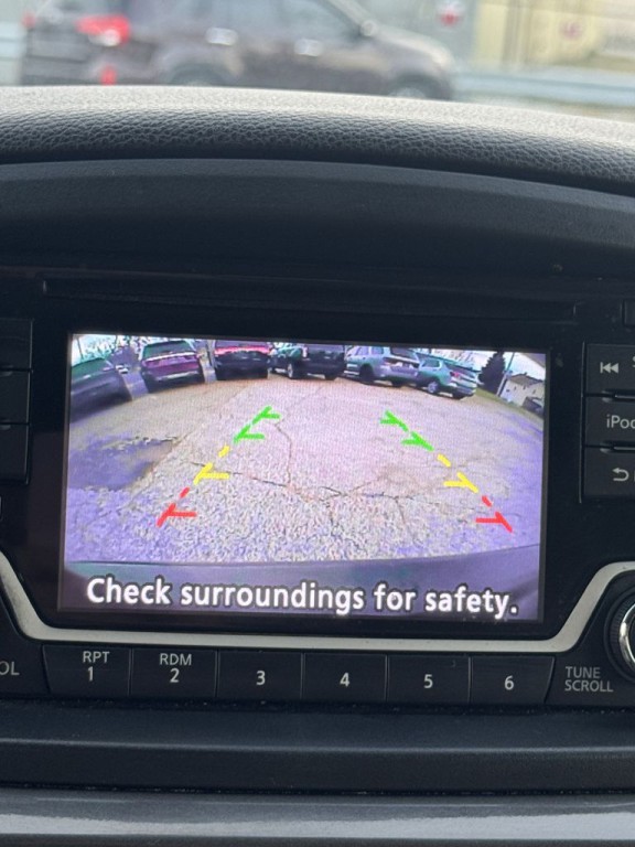 2017 Nissan Quest Image 21