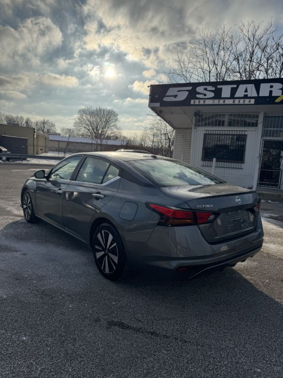 2021 Nissan Altima Image 3