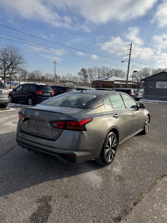 2021 Nissan Altima Image 5